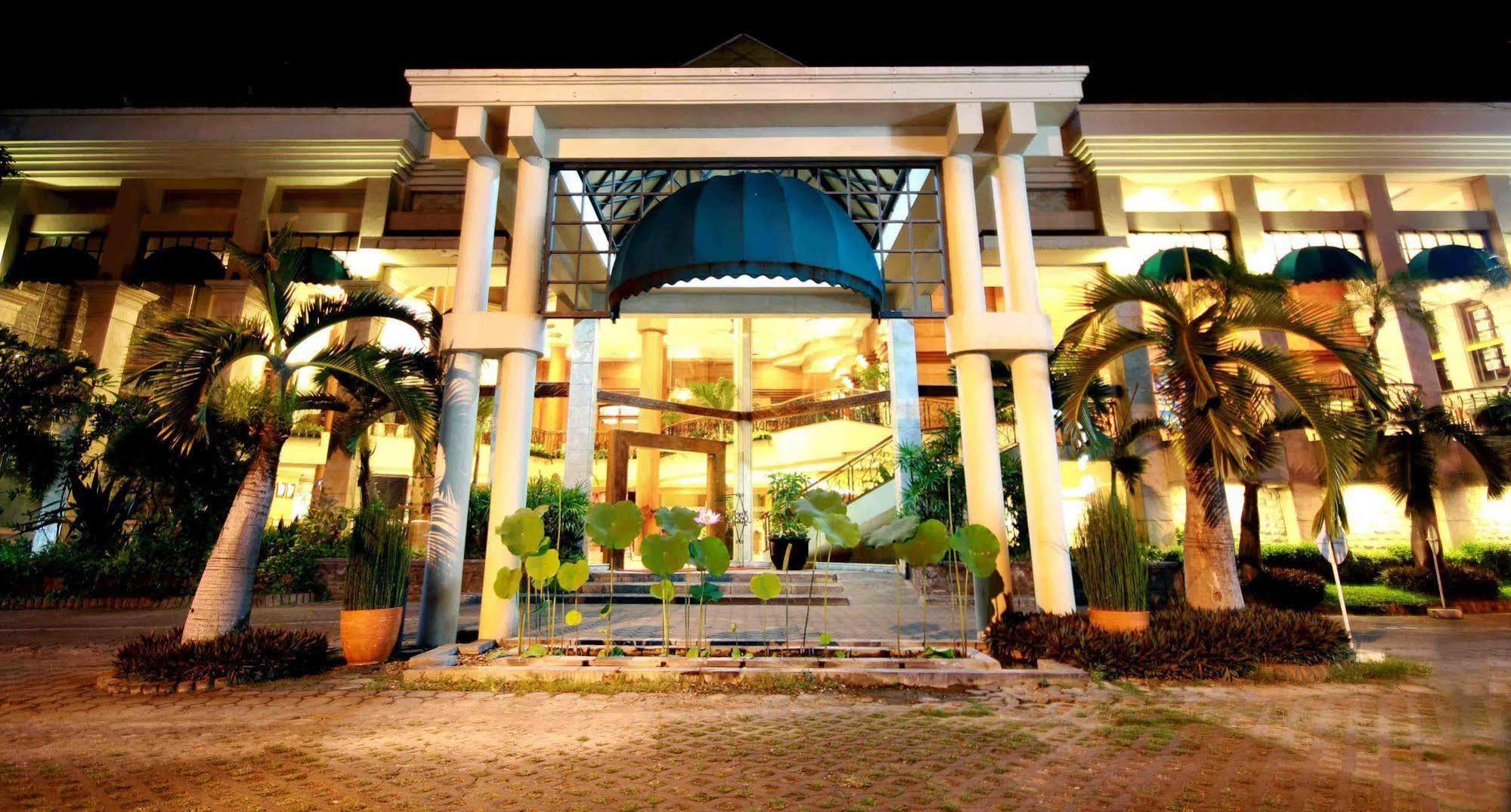 Bentani Hotel & Residence Cirebon Eksteriør bilde
